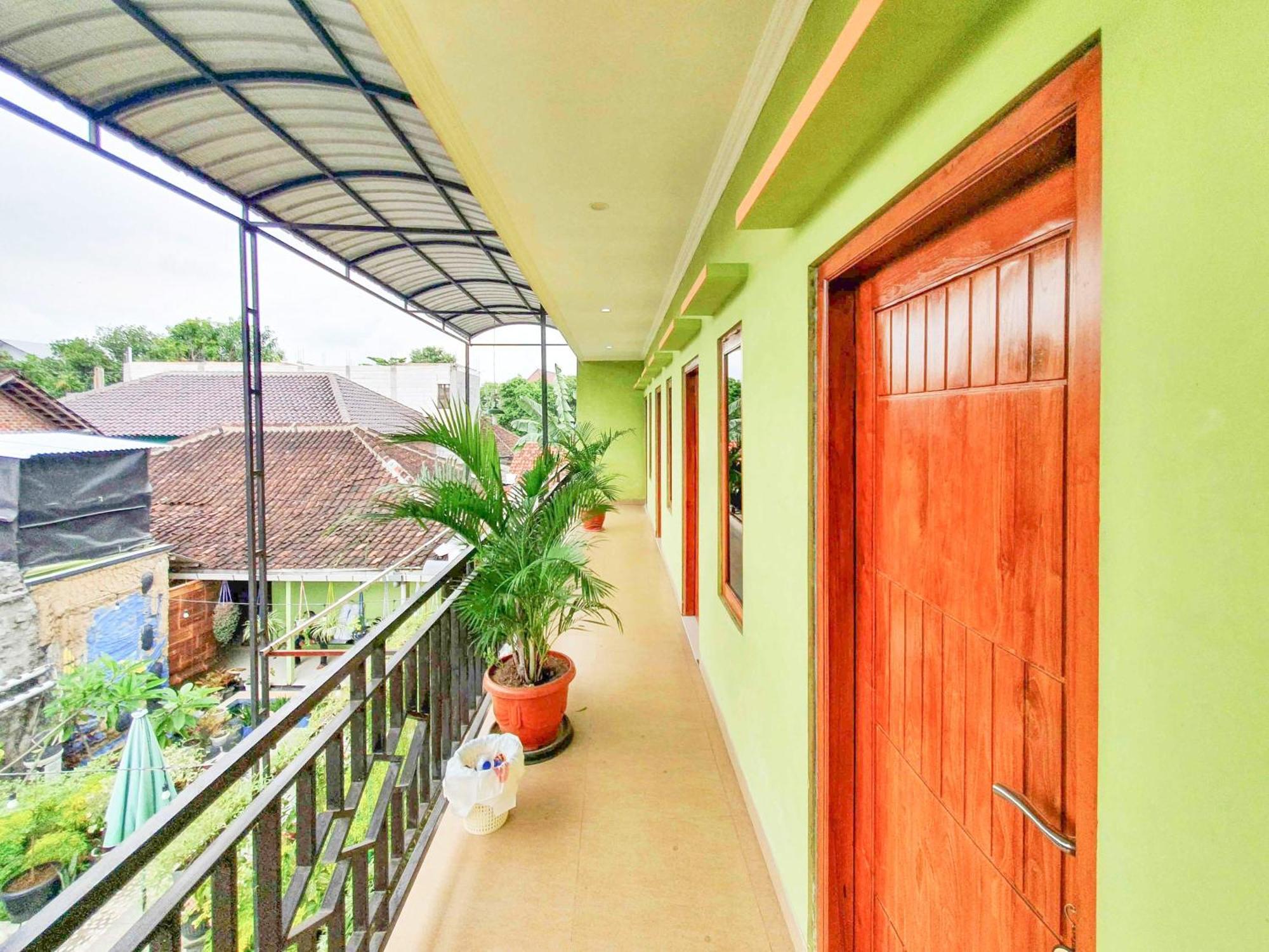 Reddoorz Syariah At Graha Adi Karya Kartasura Hotell Kartosuro Eksteriør bilde
