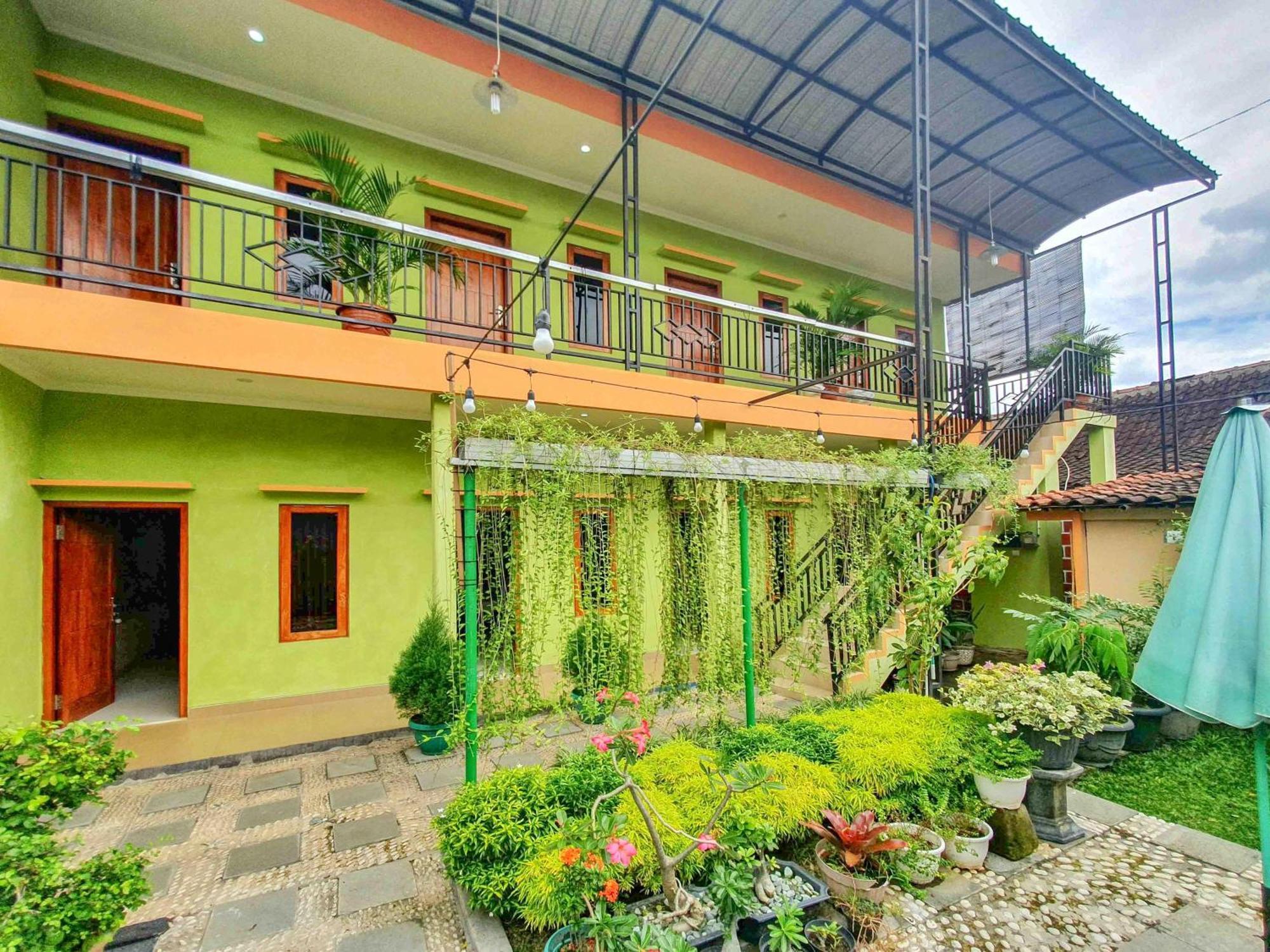 Reddoorz Syariah At Graha Adi Karya Kartasura Hotell Kartosuro Eksteriør bilde