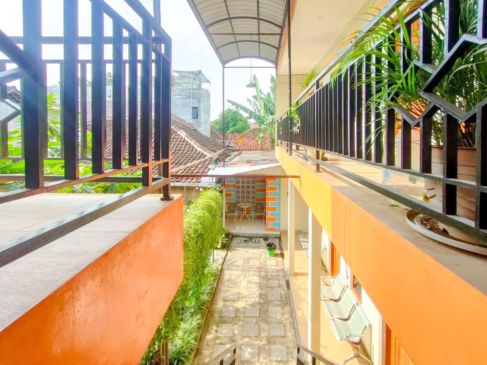Reddoorz Syariah At Graha Adi Karya Kartasura Hotell Kartosuro Eksteriør bilde
