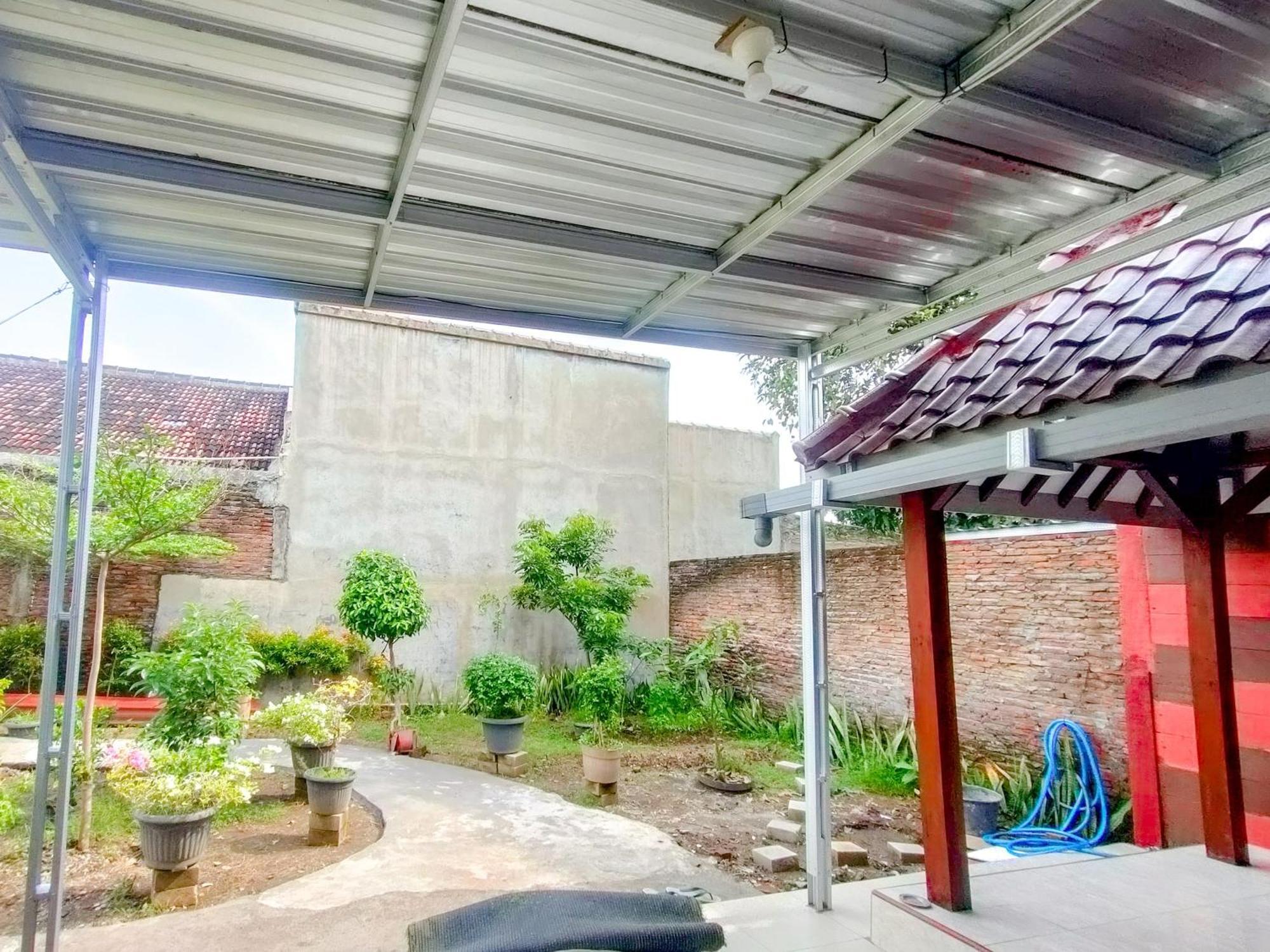 Reddoorz Syariah At Graha Adi Karya Kartasura Hotell Kartosuro Eksteriør bilde