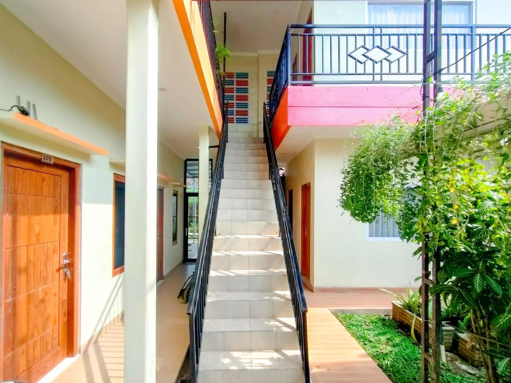 Reddoorz Syariah At Graha Adi Karya Kartasura Hotell Kartosuro Eksteriør bilde